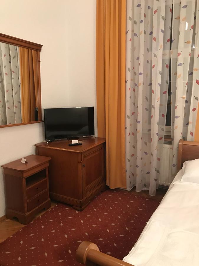 Pensiunea Puiu Popa Codlea Buitenkant foto