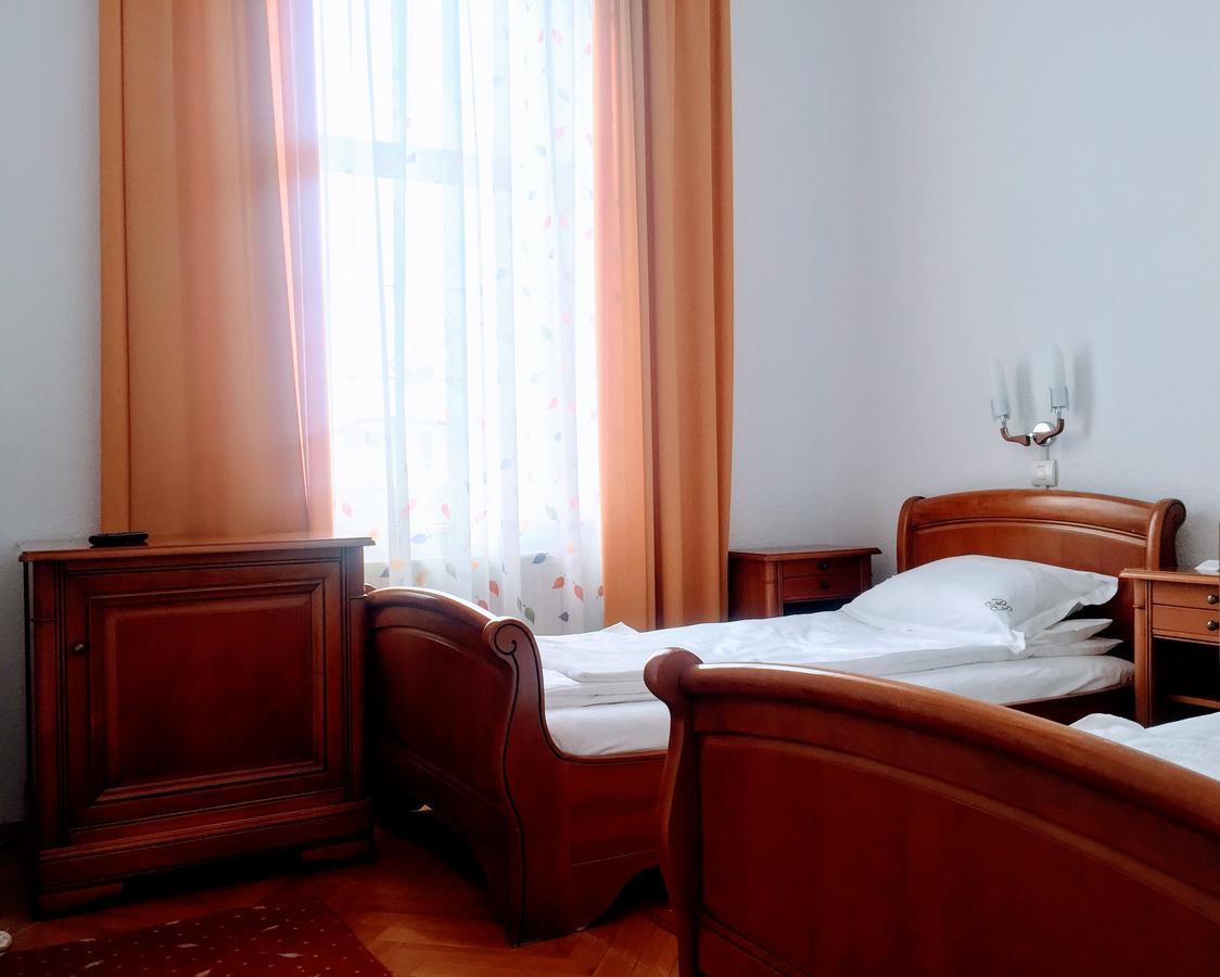 Pensiunea Puiu Popa Codlea Buitenkant foto
