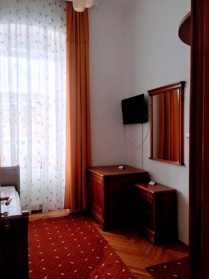 Pensiunea Puiu Popa Codlea Buitenkant foto