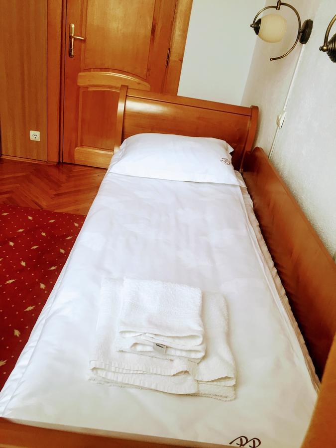 Pensiunea Puiu Popa Codlea Buitenkant foto