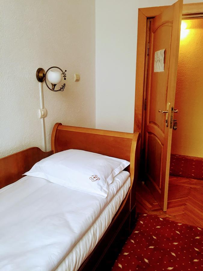 Pensiunea Puiu Popa Codlea Buitenkant foto