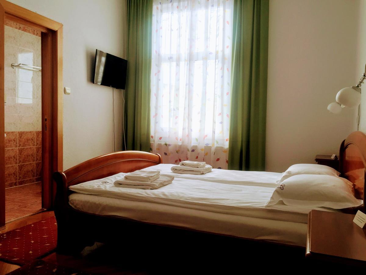 Pensiunea Puiu Popa Codlea Buitenkant foto