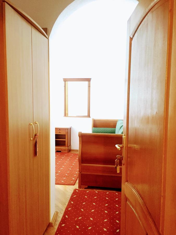 Pensiunea Puiu Popa Codlea Buitenkant foto