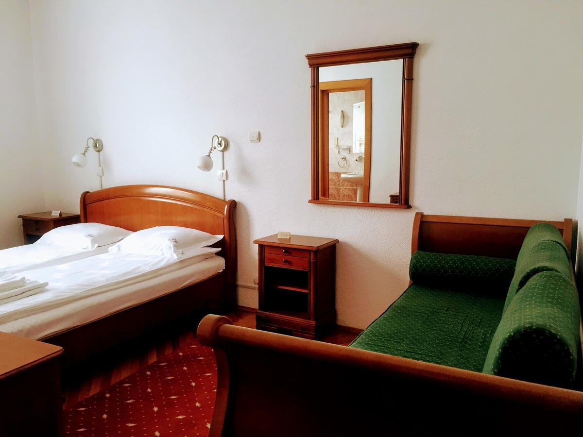 Pensiunea Puiu Popa Codlea Buitenkant foto