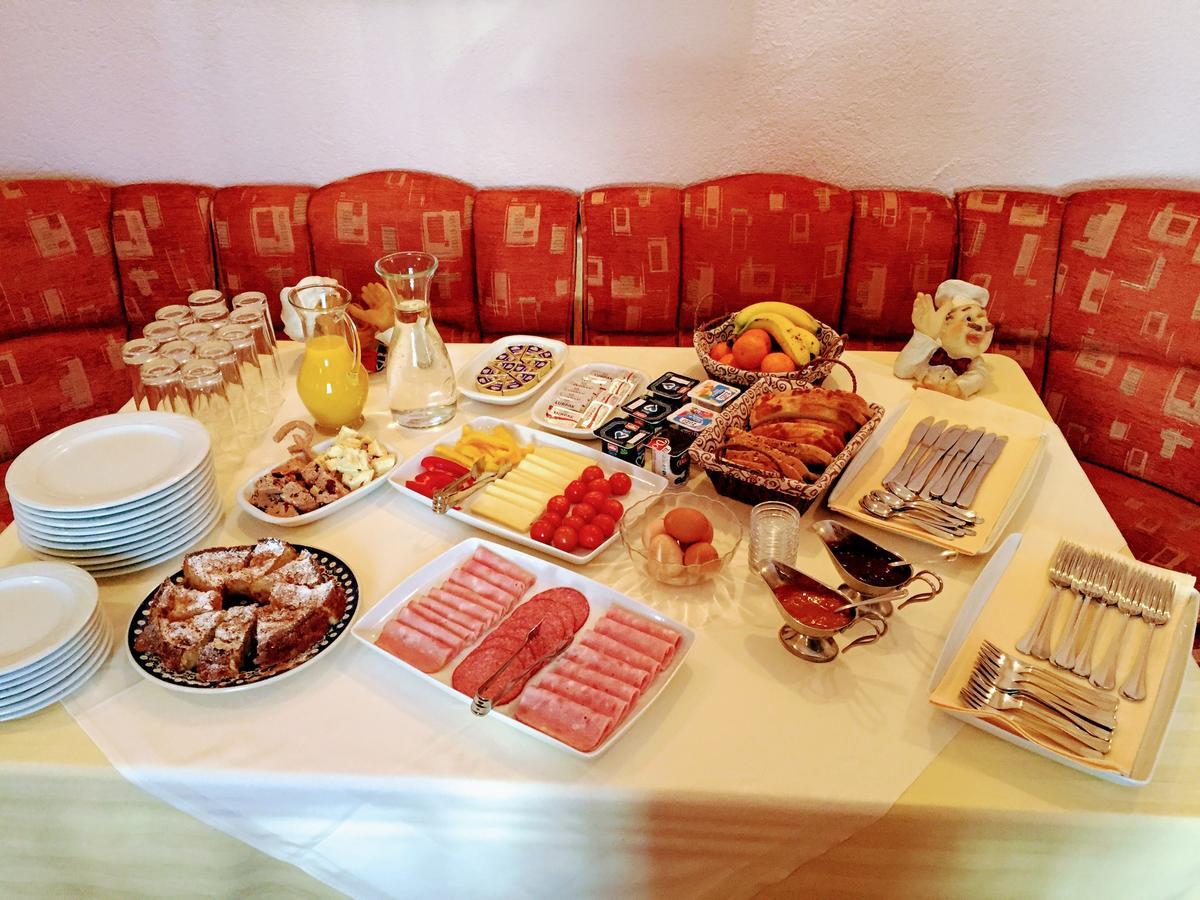 Pensiunea Puiu Popa Codlea Buitenkant foto