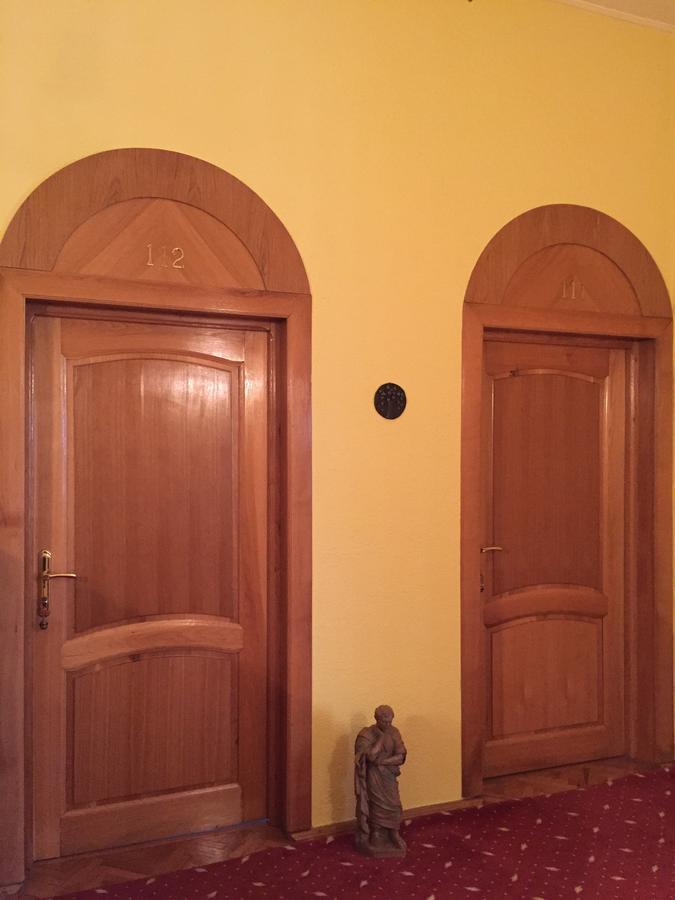 Pensiunea Puiu Popa Codlea Buitenkant foto